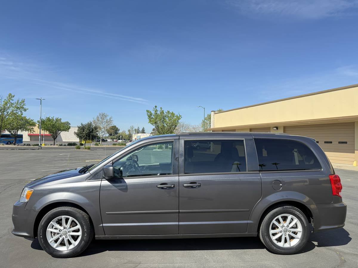2016 Dodge Grand Caravan SXT - Photo 4