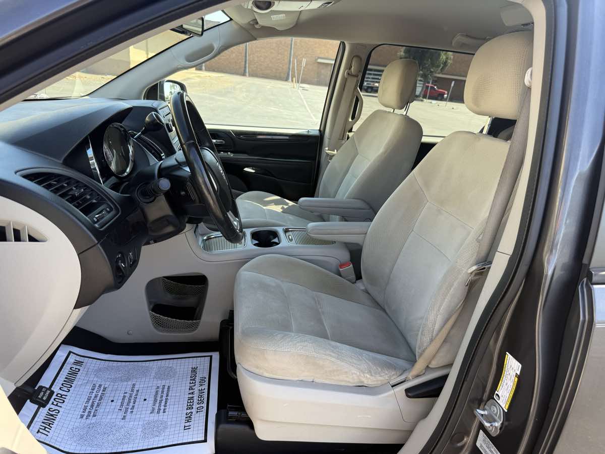 2016 Dodge Grand Caravan SXT - Photo 12
