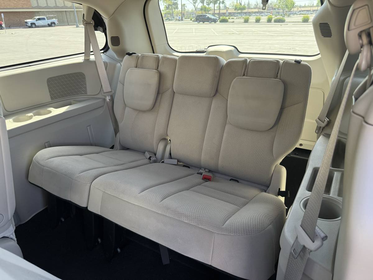 2016 Dodge Grand Caravan SXT - Photo 23