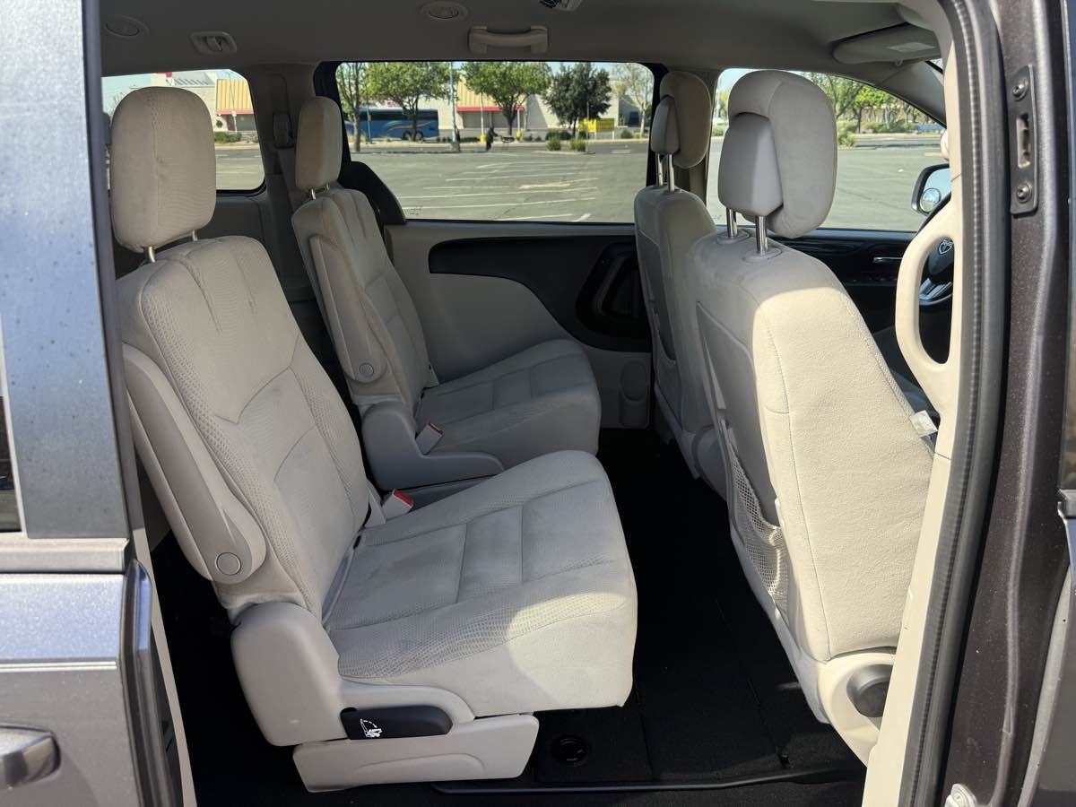 2016 Dodge Grand Caravan SXT - Photo 19