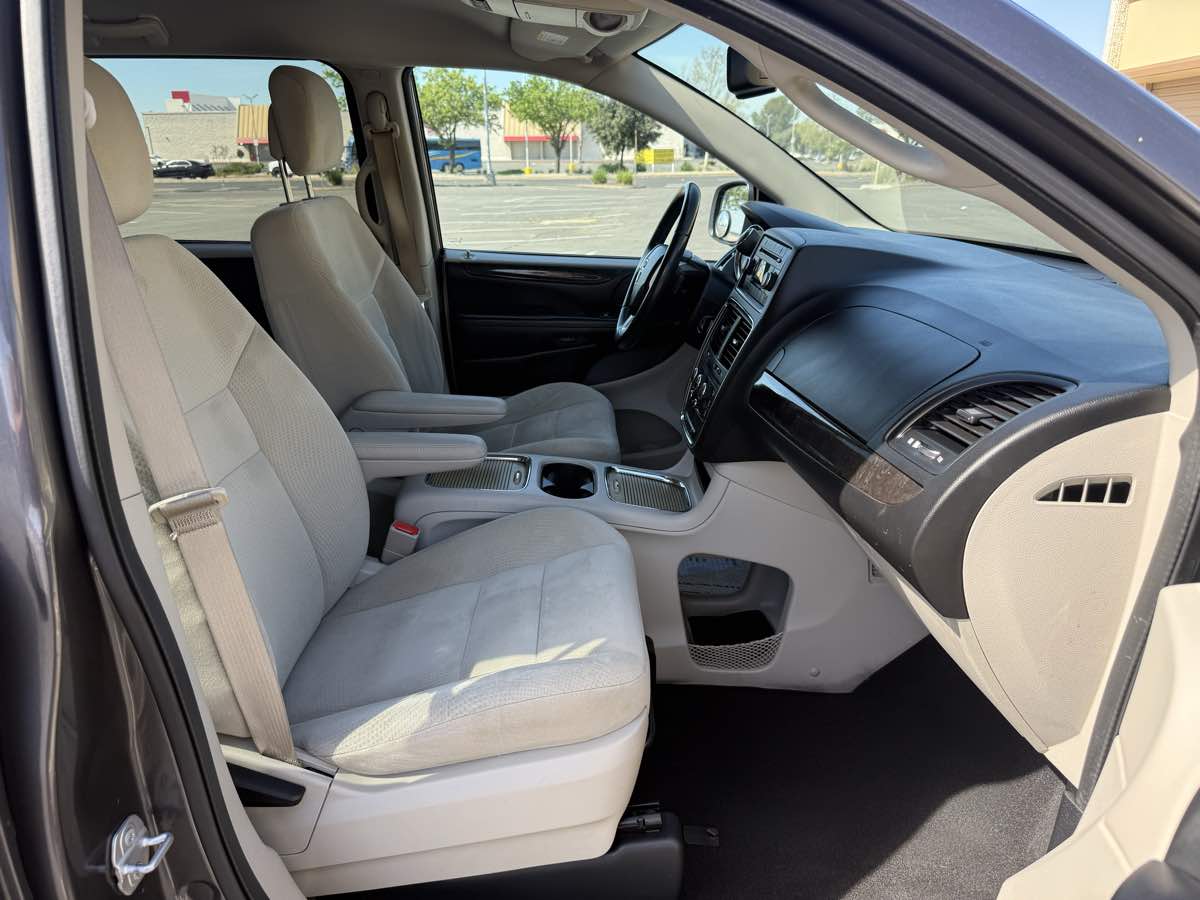 2016 Dodge Grand Caravan SXT - Photo 18