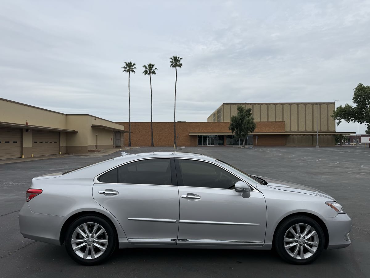 2012 Lexus ES 350 - Photo 8
