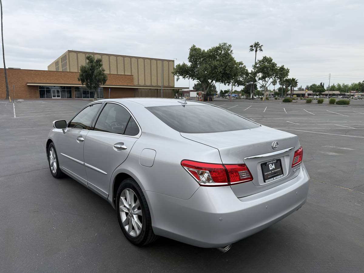 2012 Lexus ES 350 - Photo 5