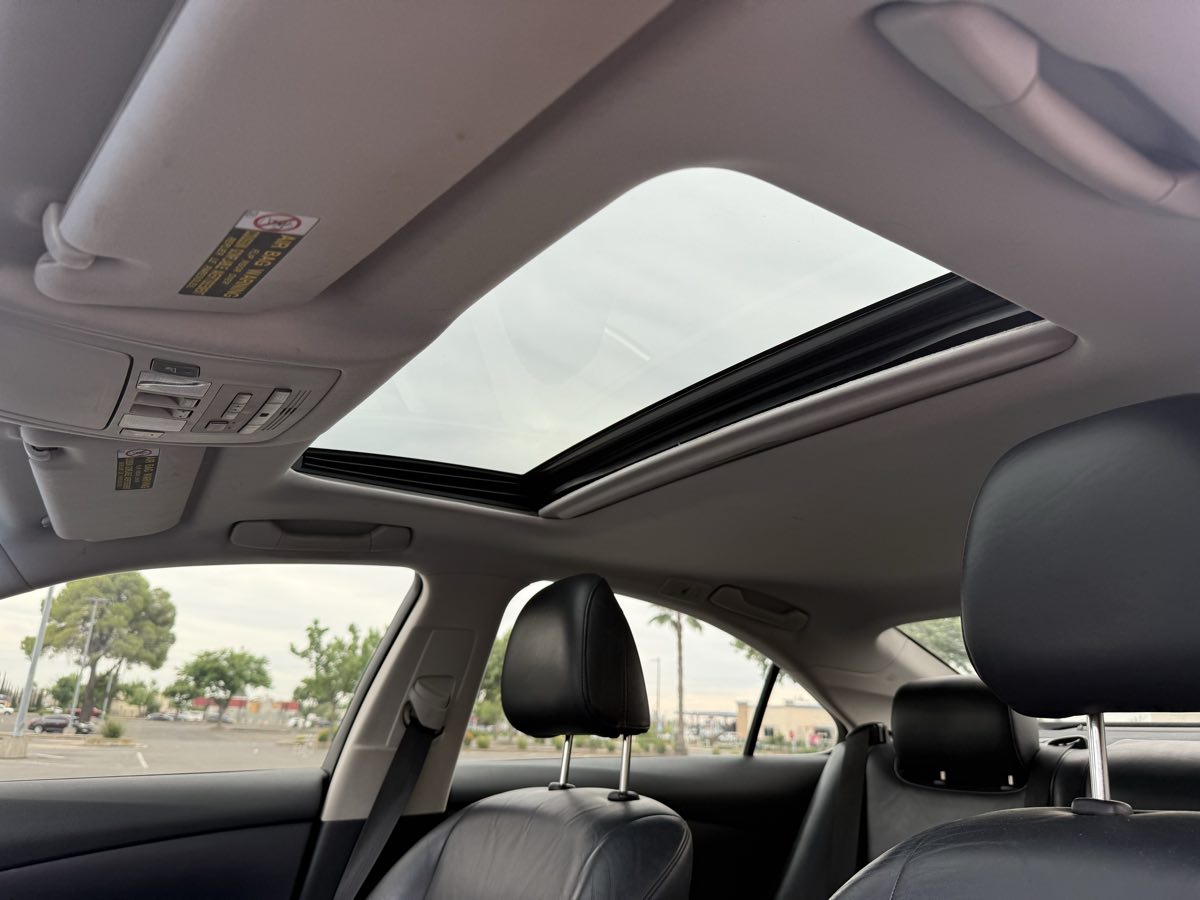 2012 Lexus ES 350 - Photo 12