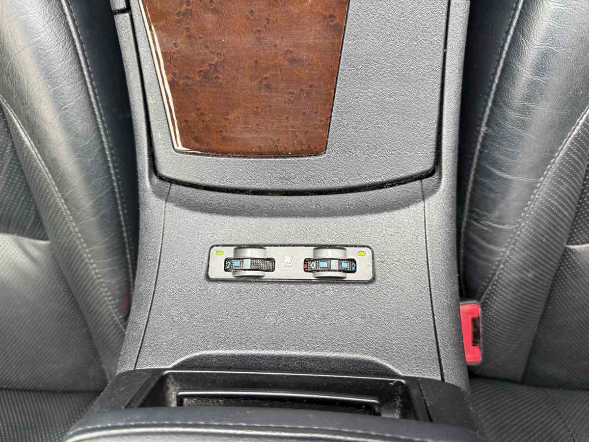 2012 Lexus ES 350 - Photo 18