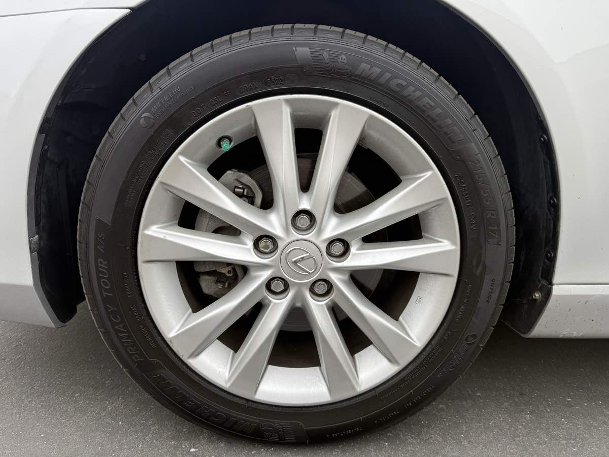 2012 Lexus ES 350 - Photo 9