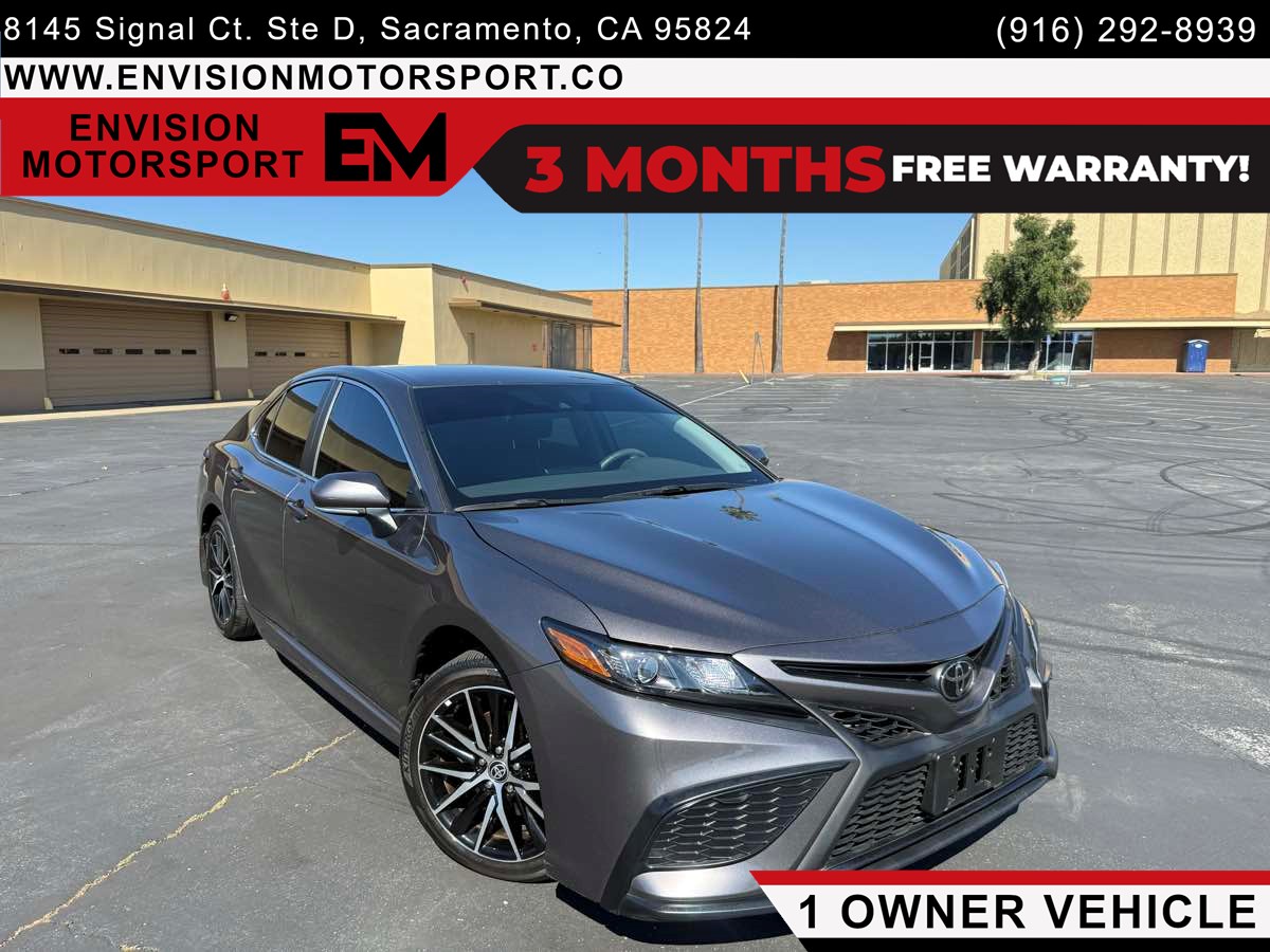 2023 Toyota Camry SE's photo