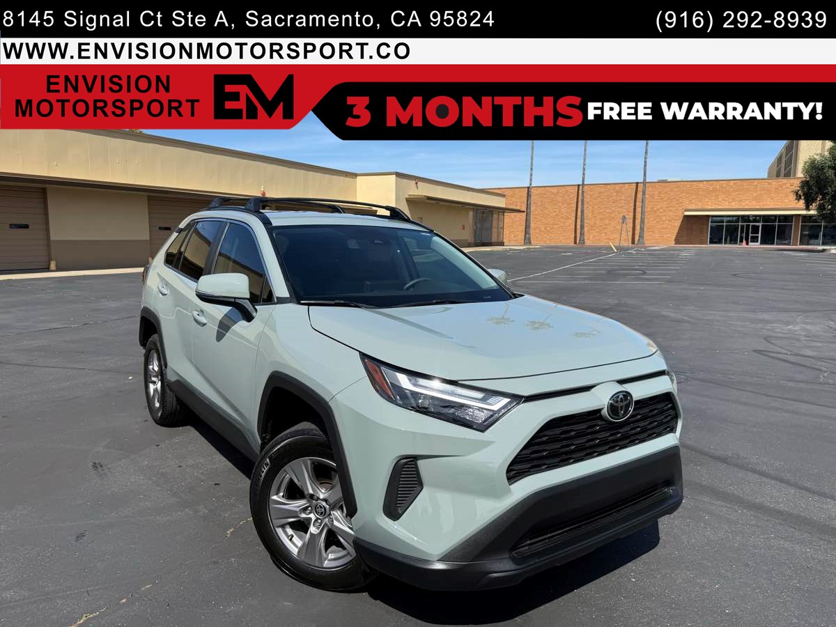 2023 Toyota RAV4 XLE FWD's photo