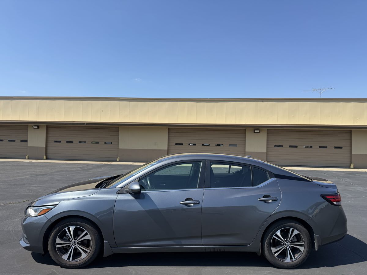 2022 Nissan Sentra SV - Photo 4