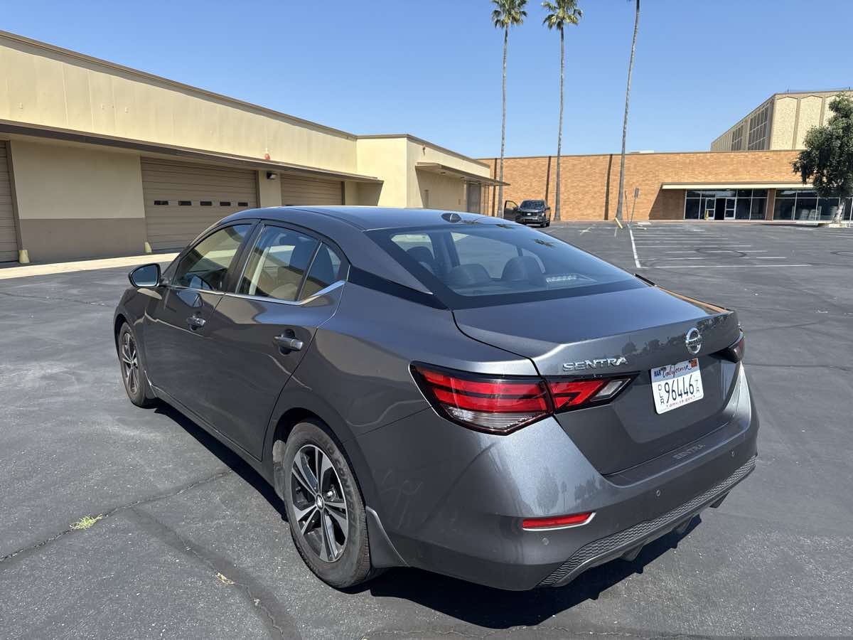 2022 Nissan Sentra SV - Photo 5