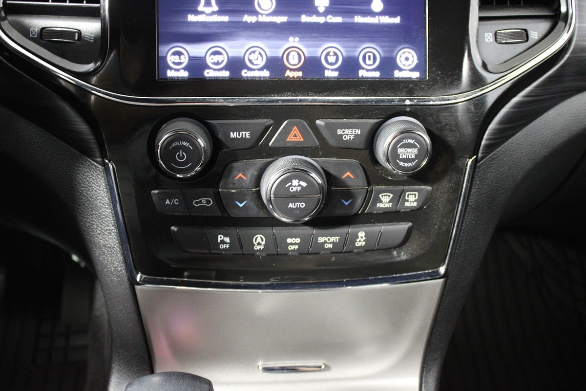 裕哉ページ Sold 2021 Jeep Grand Cherokee Laredo X in Montclair