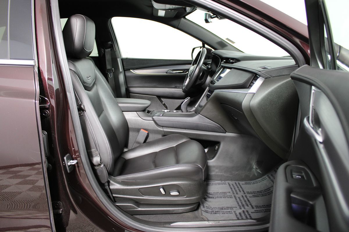 Sold 2021 Cadillac XT5 FWD Luxury in Montclair