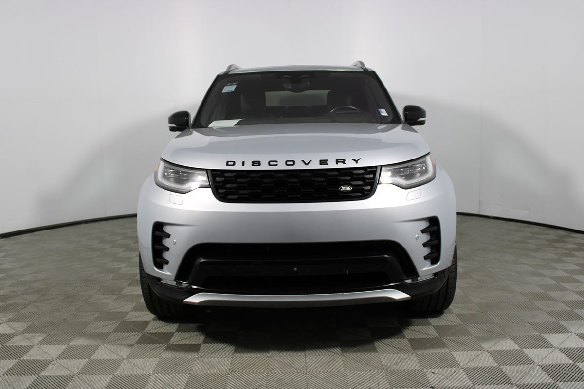 2022 Land Rover Discovery S R-Dynamic photo 2
