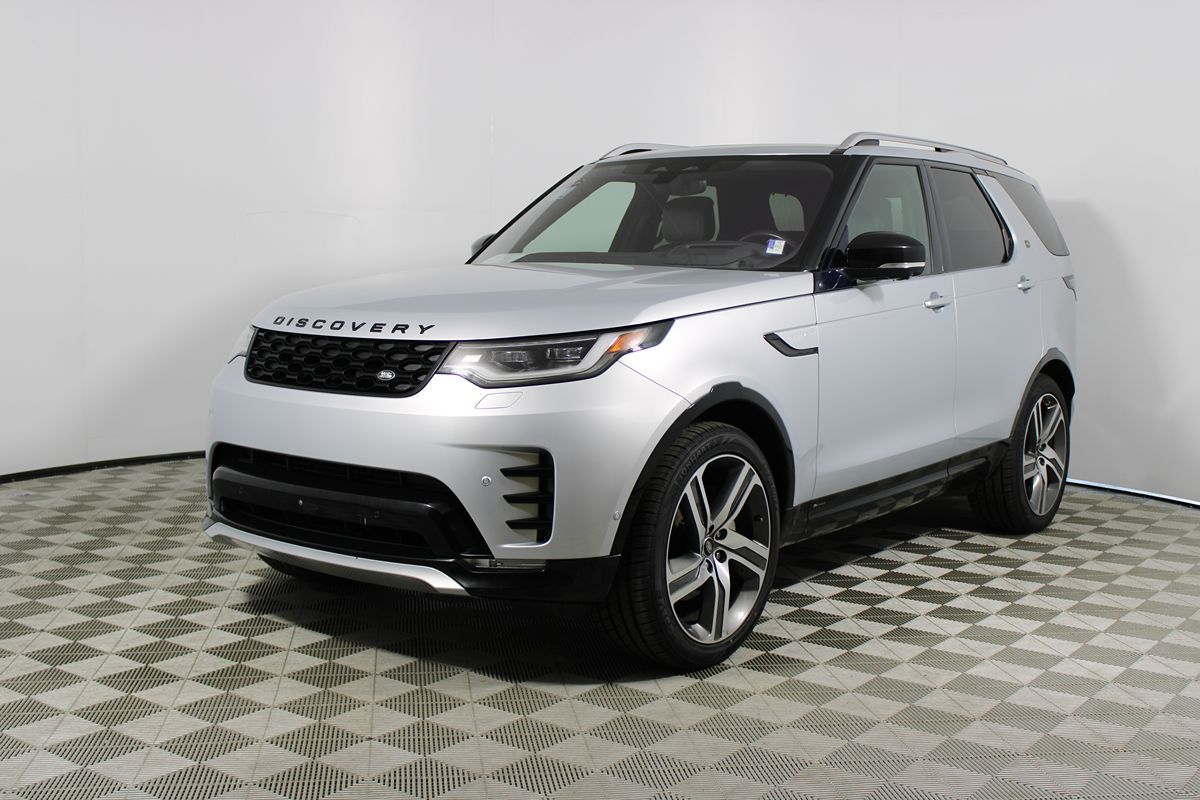 2022 Land Rover Discovery S R-Dynamic photo 3