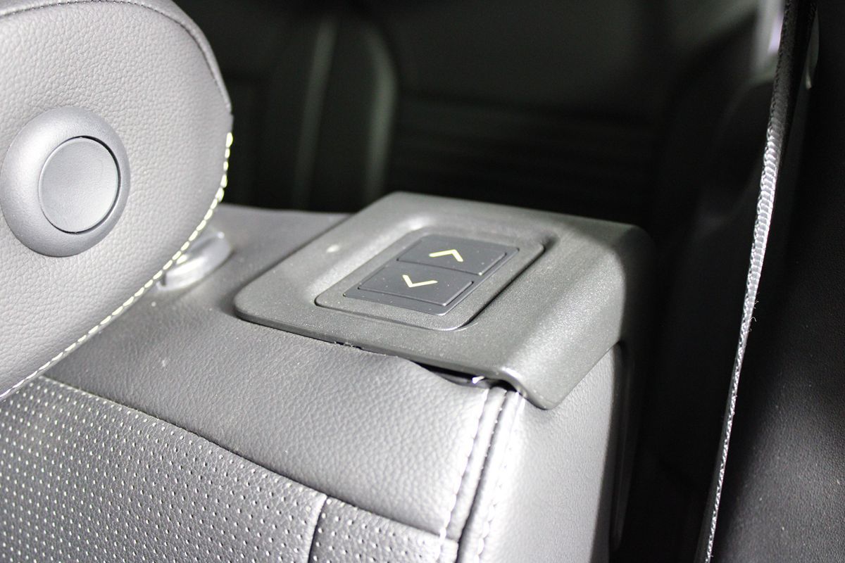 2022 Land Rover Discovery S R Dynamic - Photo 28