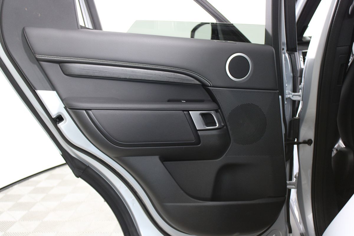 2022 Land Rover Discovery S R Dynamic - Photo 24