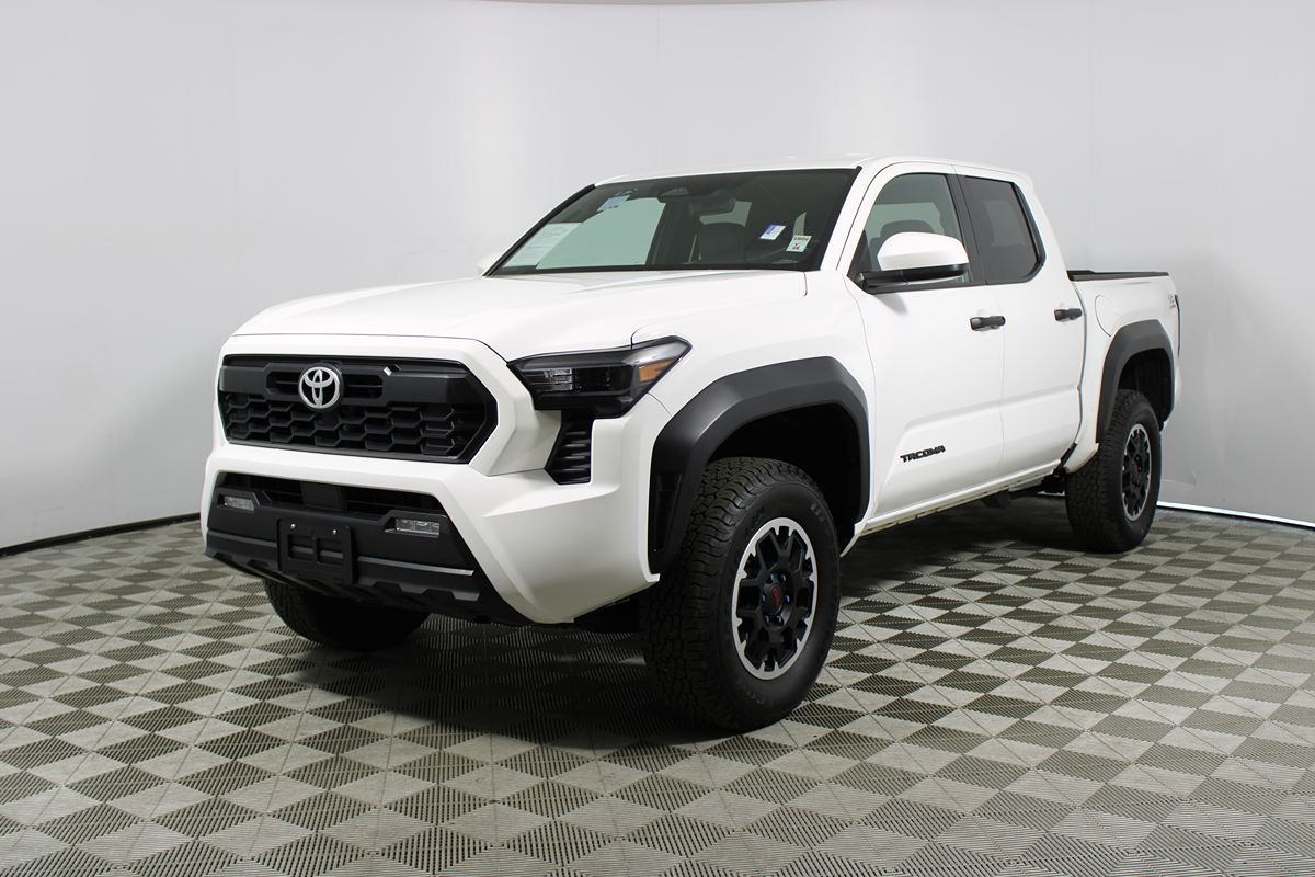 2024 Toyota Tacoma TRD 4x4 photo 3