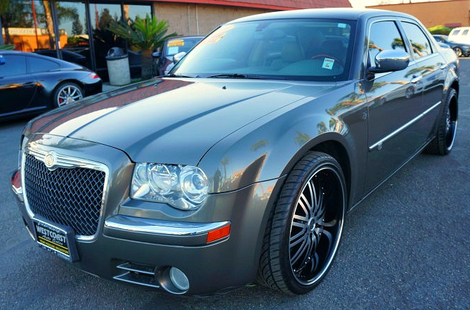 Sold 2010 Chrysler 300 300C Hemi in Montclair