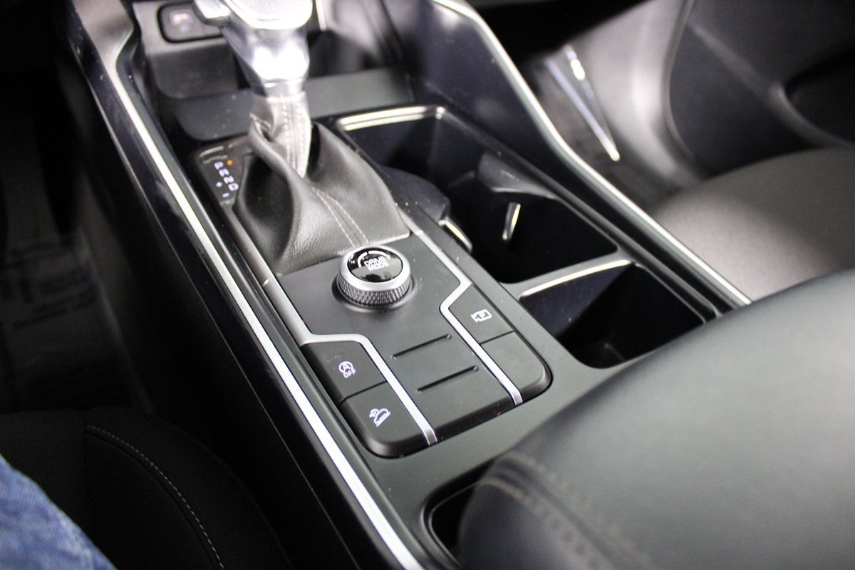 2022 Kia Sorento LX photo 9