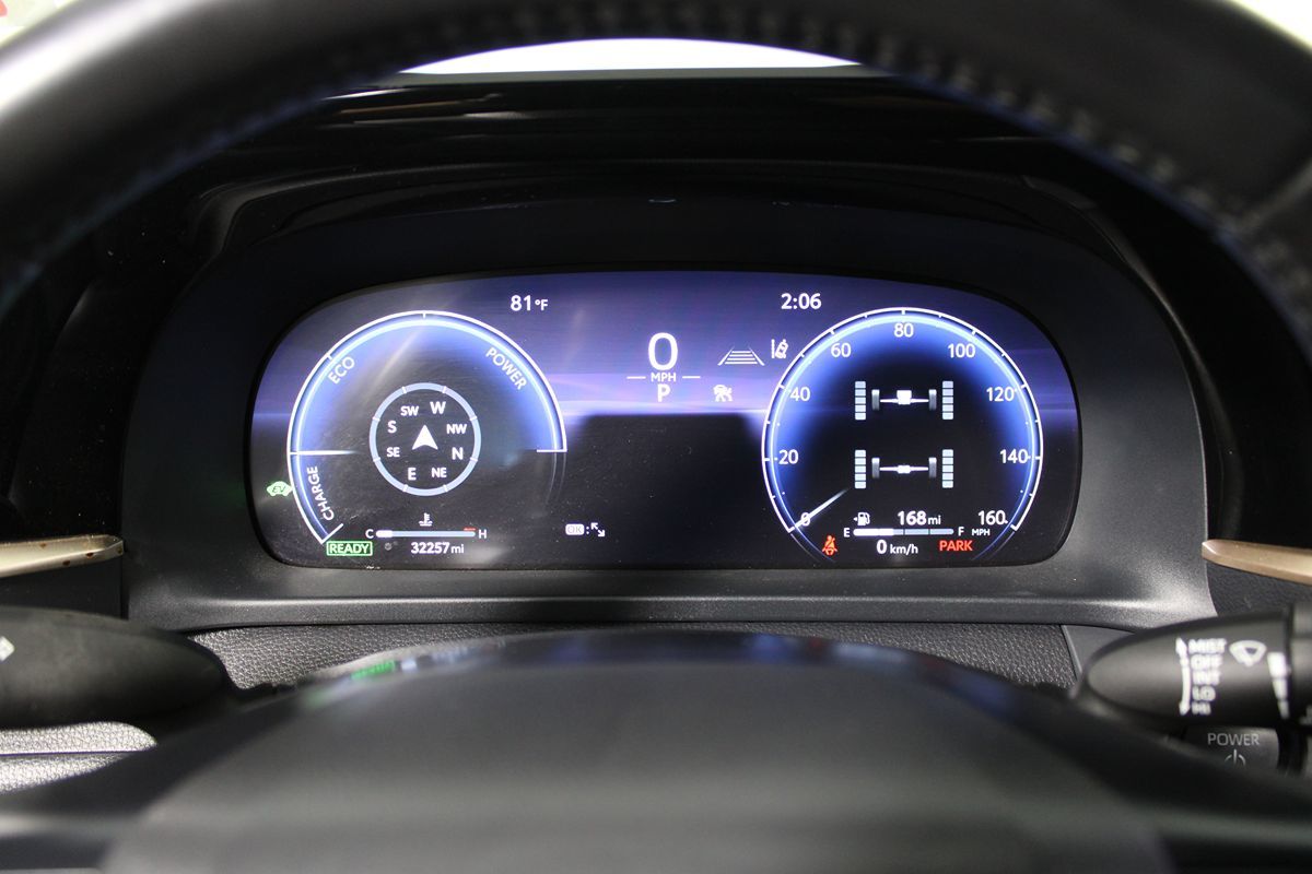 2023 Toyota Crown XLE photo 6