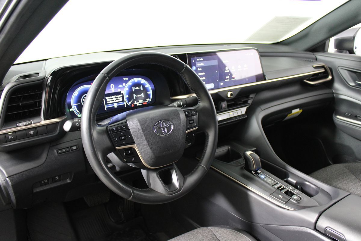 2023 Toyota Crown XLE photo 33