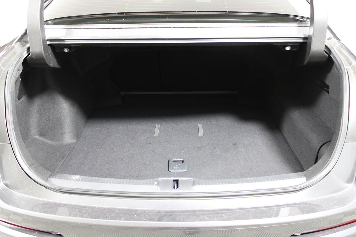 2023 Toyota Crown XLE photo 39