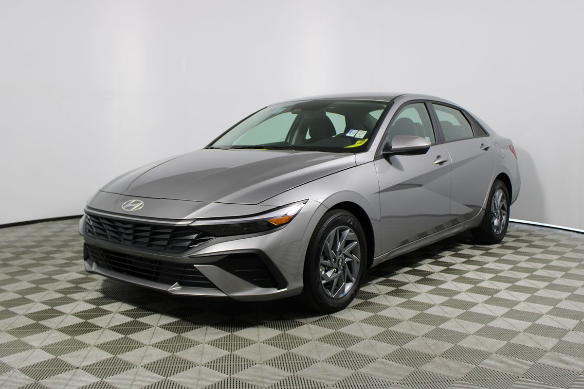 2025 Hyundai Elantra Hybrid Blue photo 3