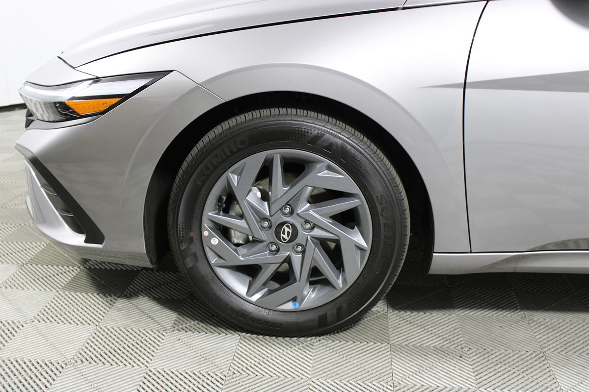 2025 Hyundai Elantra Hybrid Blue photo 4