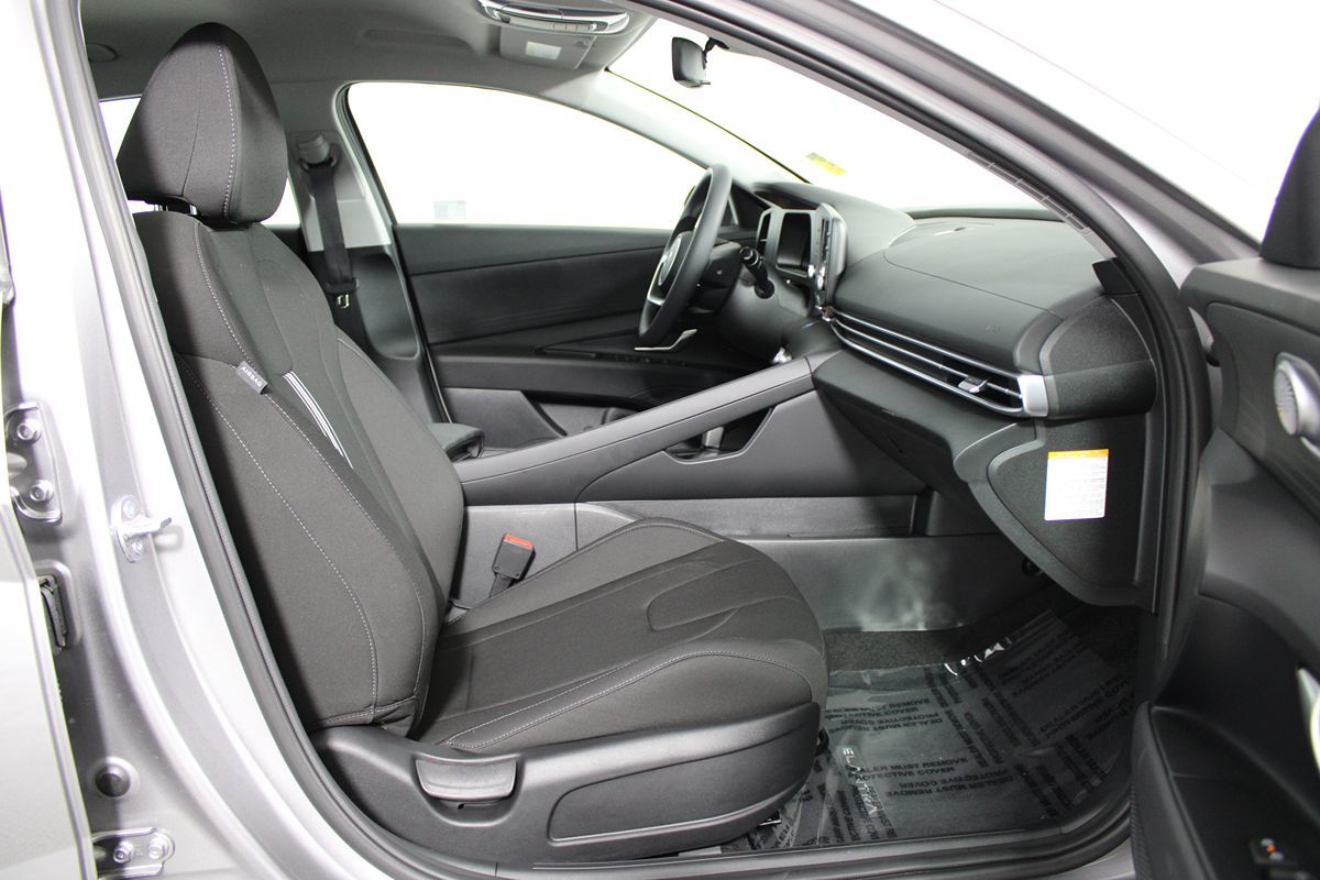 2025 Hyundai Elantra Hybrid Blue photo 17