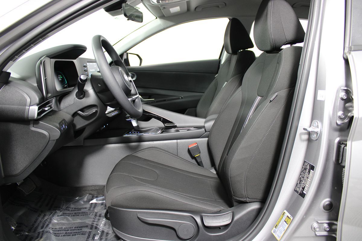 2025 Hyundai Elantra Hybrid Blue photo 7