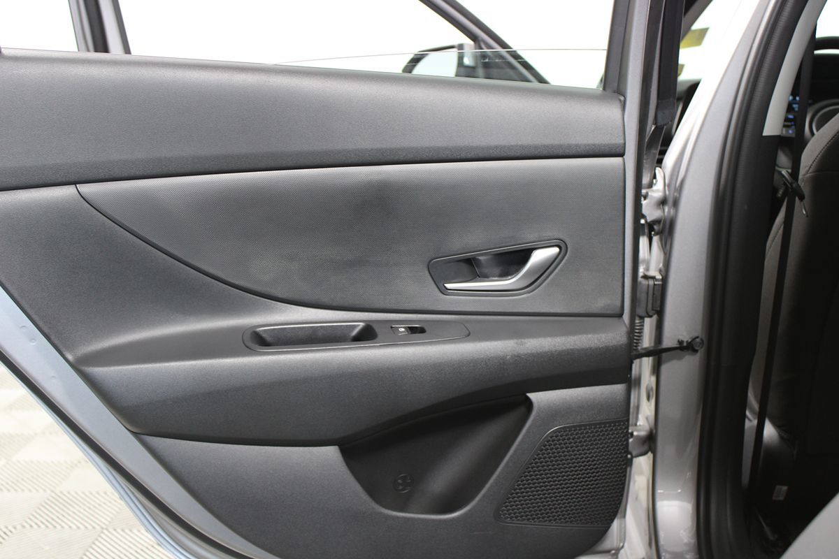 2025 Hyundai Elantra Hybrid Blue photo 22