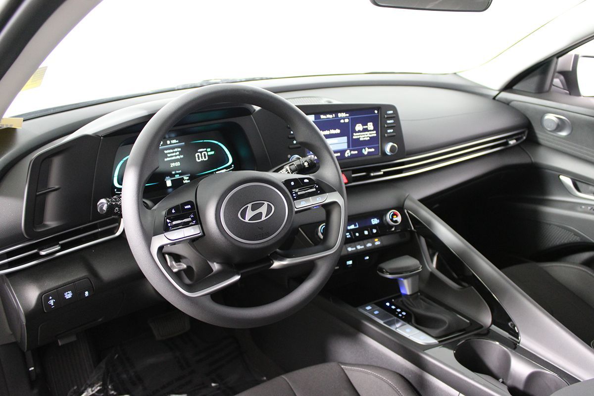 2025 Hyundai Elantra Hybrid Blue photo 6