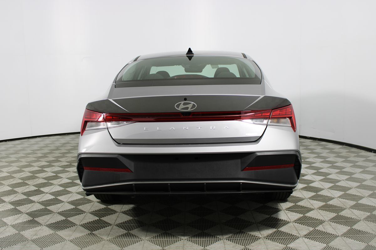 2025 Hyundai Elantra Hybrid Blue photo 27
