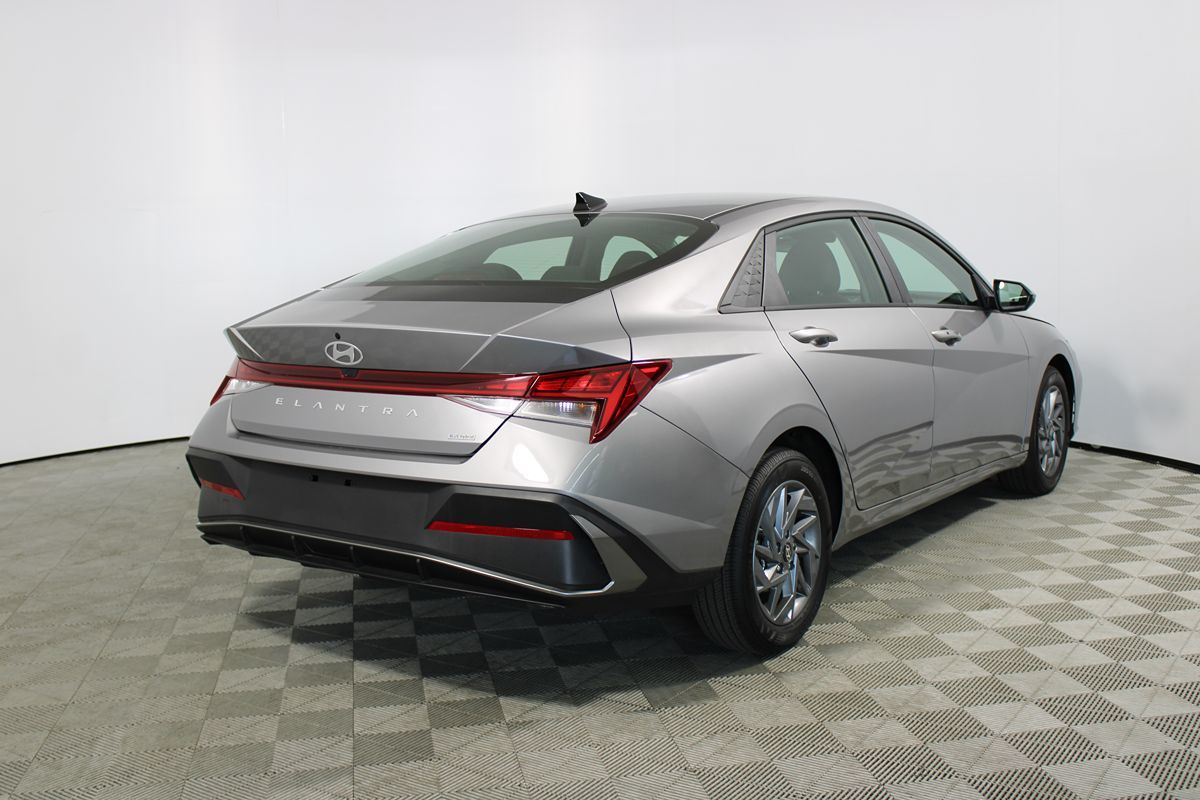 2025 Hyundai Elantra Hybrid Blue photo 28