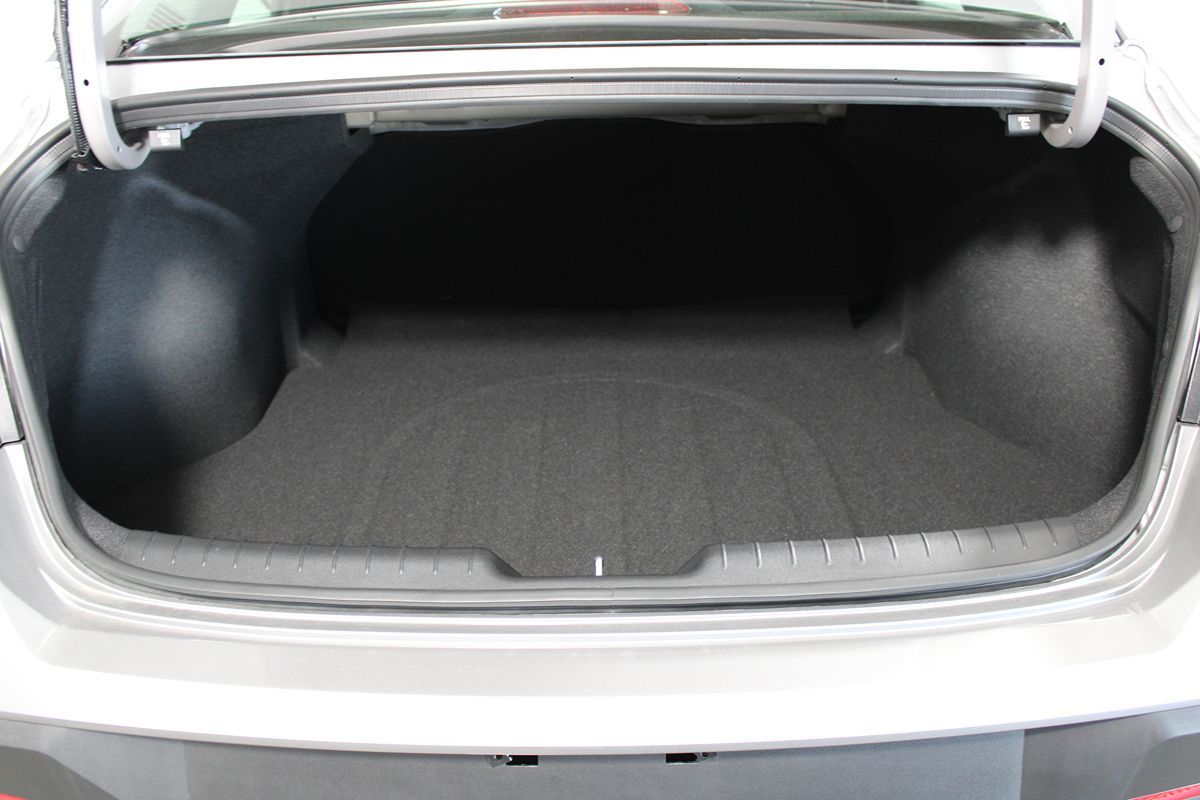 2025 Hyundai Elantra Blue - Photo 32