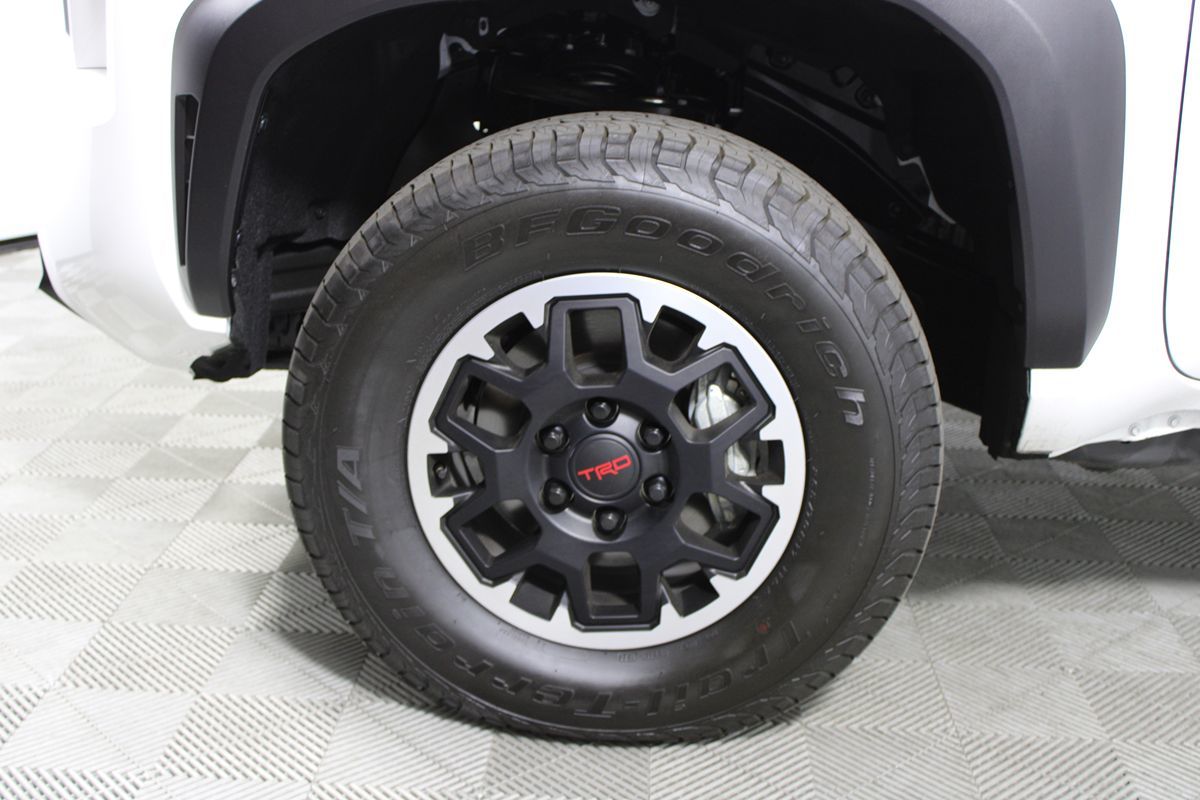 2024 Toyota Tacoma TRD photo 4