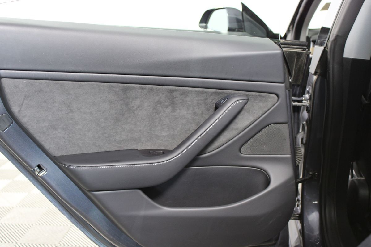 2021 Tesla Model 3 Long Range photo 17