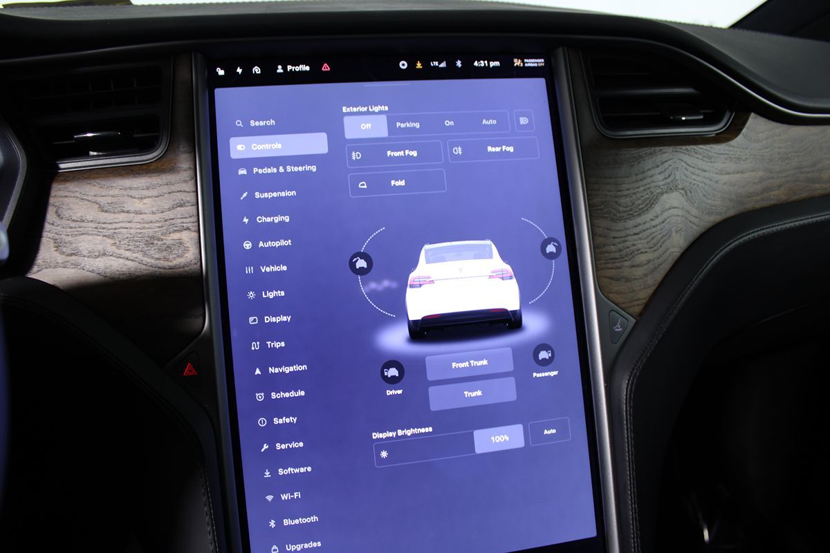 2021 Tesla Model X Long Range photo 11