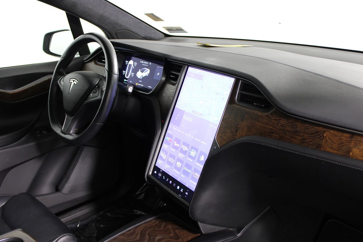 2021 Tesla Model X Long Range photo 9
