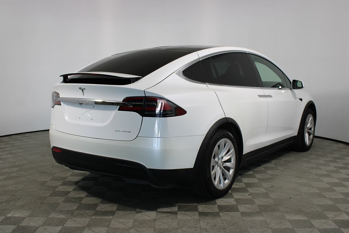 2021 Tesla Model X Long Range photo 28