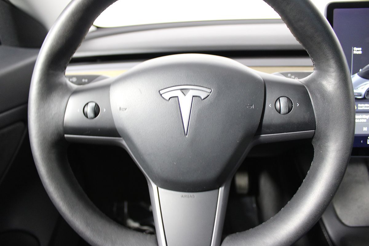 2021 Tesla Model 3 Standard Range Plus photo 4