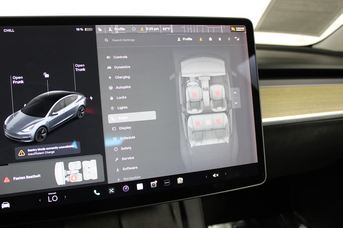 2021 Tesla Model 3 Standard Range Plus photo 9