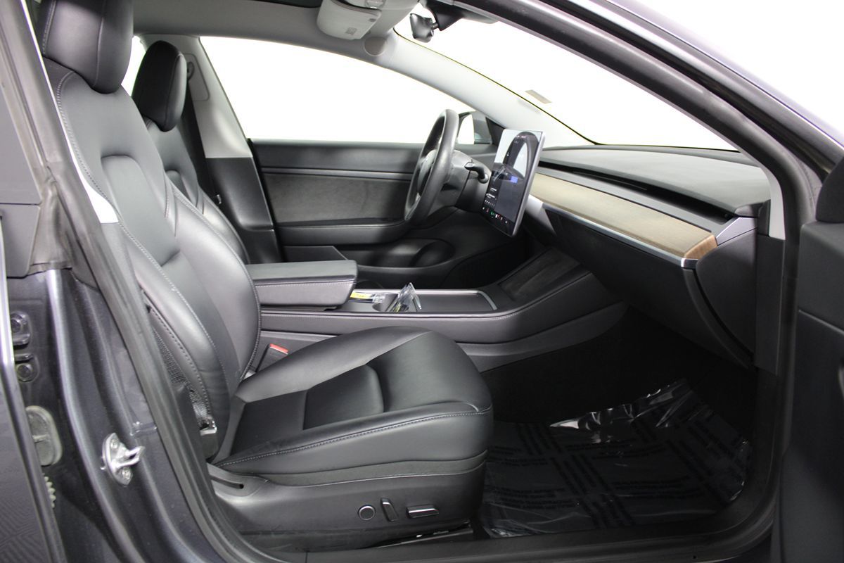 2021 Tesla Model 3 Standard Range Plus photo 13