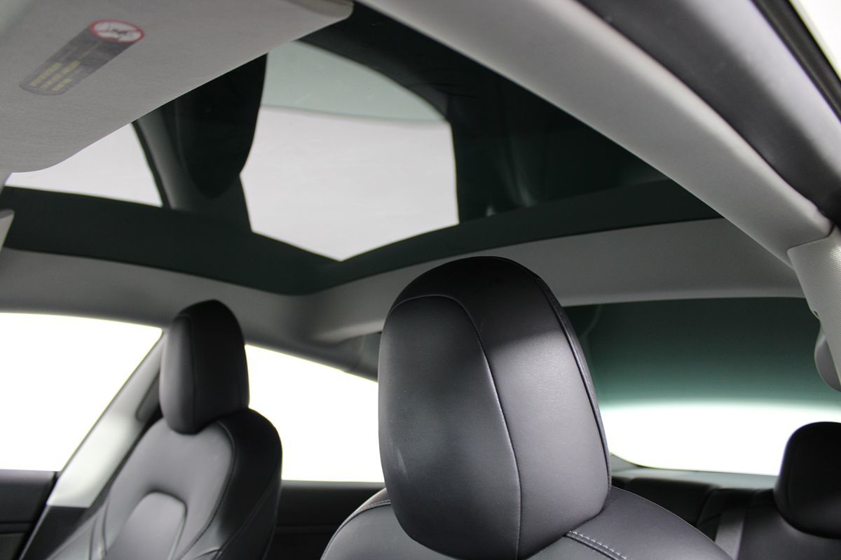 2021 Tesla Model 3 Standard Range Plus photo 16