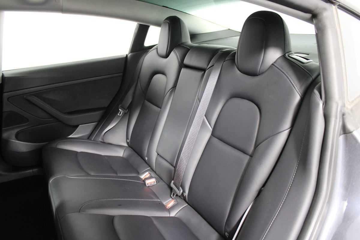 2021 Tesla Model 3 Standard Range Plus photo 17