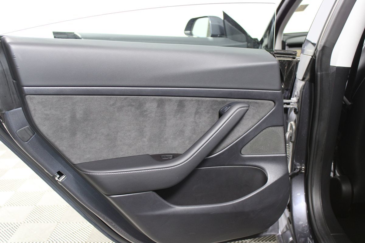 2021 Tesla Model 3 Standard Range Plus photo 18