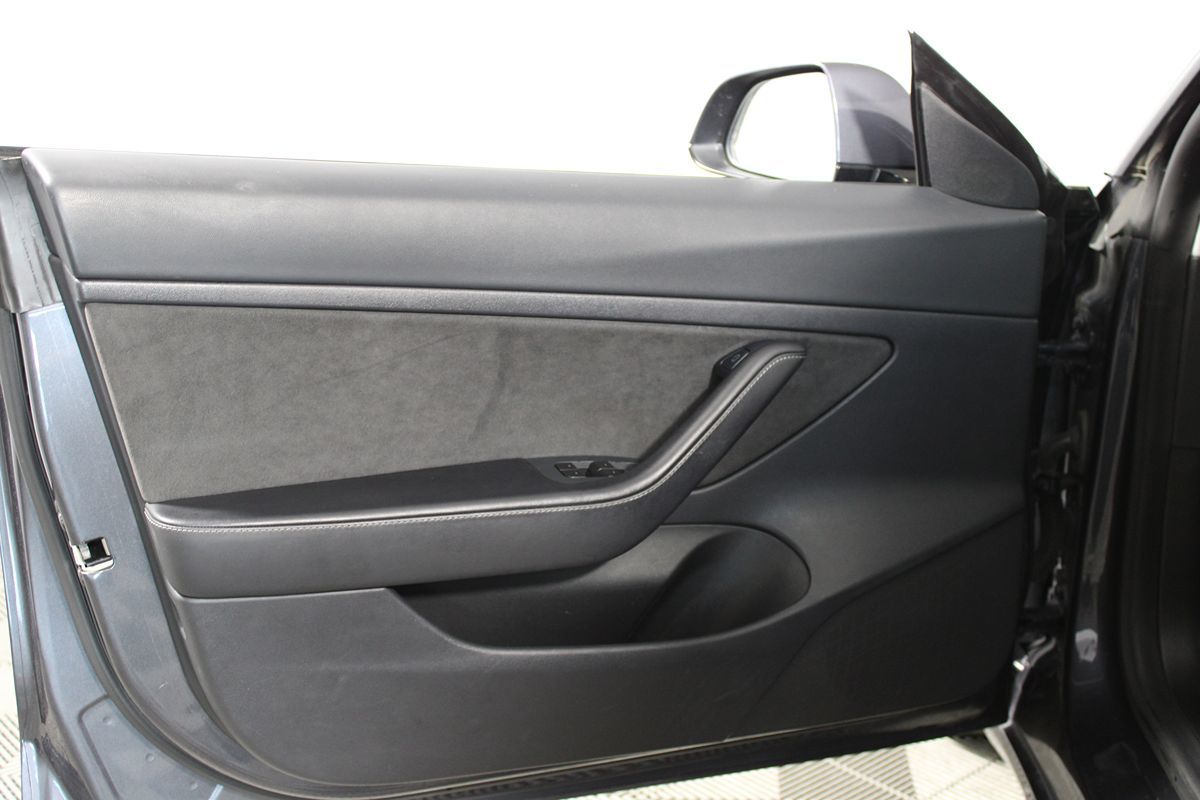 2021 Tesla Model 3 Standard Range Plus photo 19