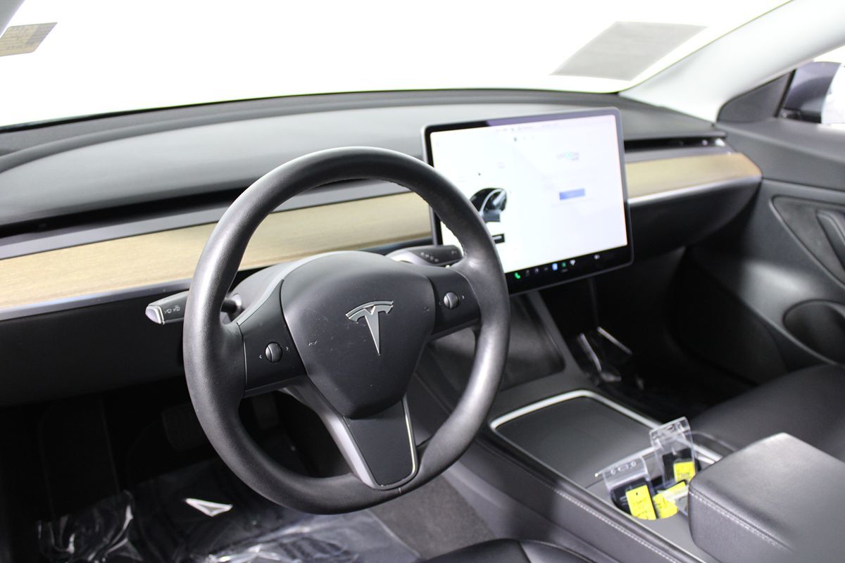 2021 Tesla Model 3 Standard Range Plus photo 20