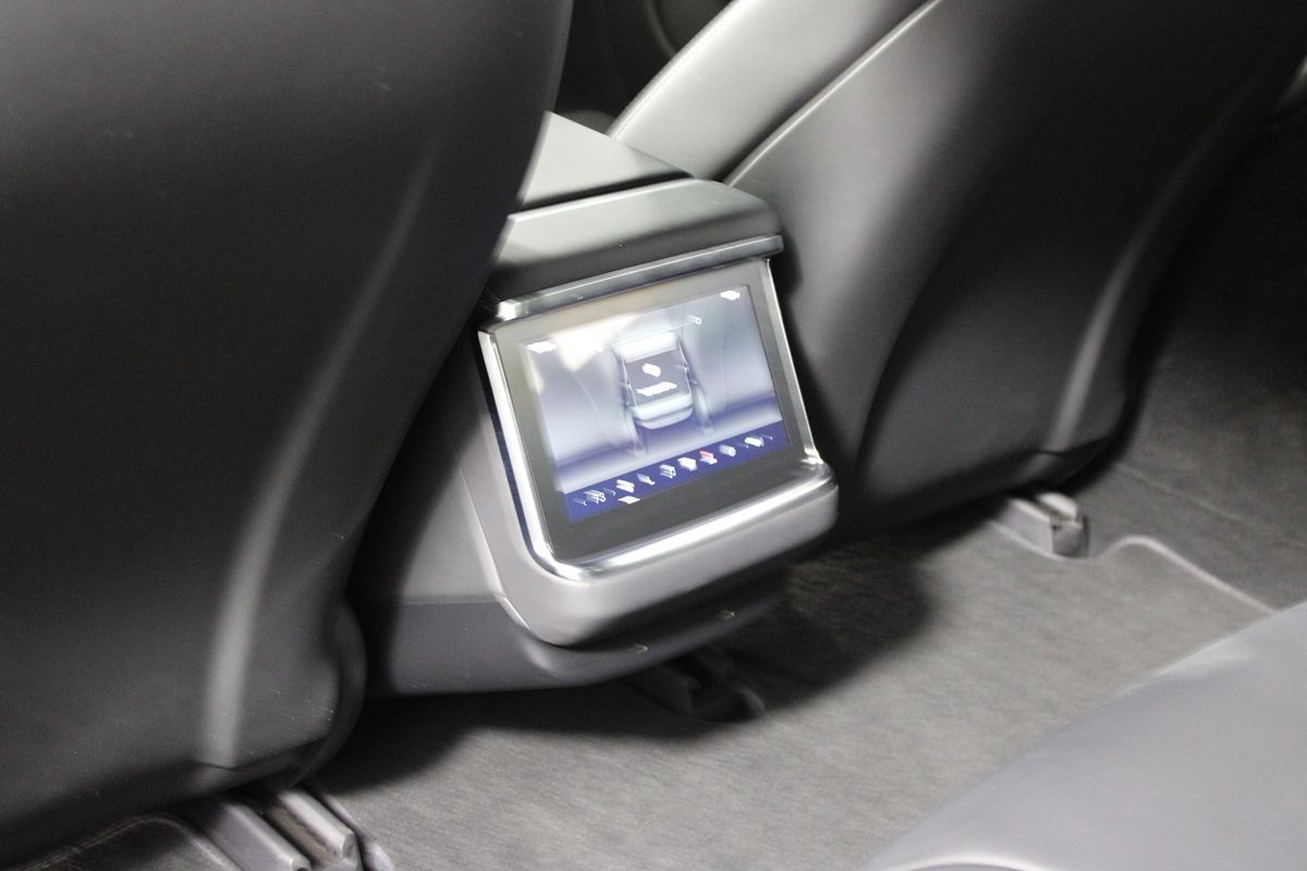 2021 Tesla Model S Plaid photo 20