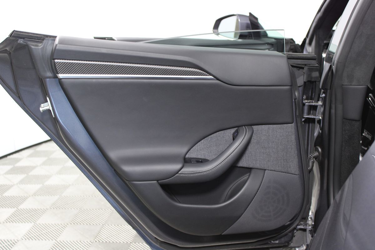 2021 Tesla Model S Plaid photo 18